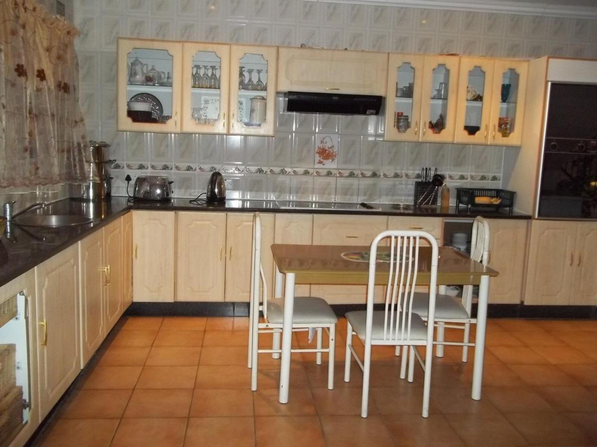 Carlcyn Homestay غابورون المظهر الخارجي الصورة