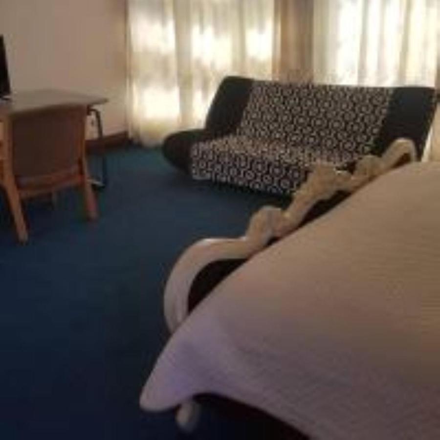 Carlcyn Homestay غابورون المظهر الخارجي الصورة