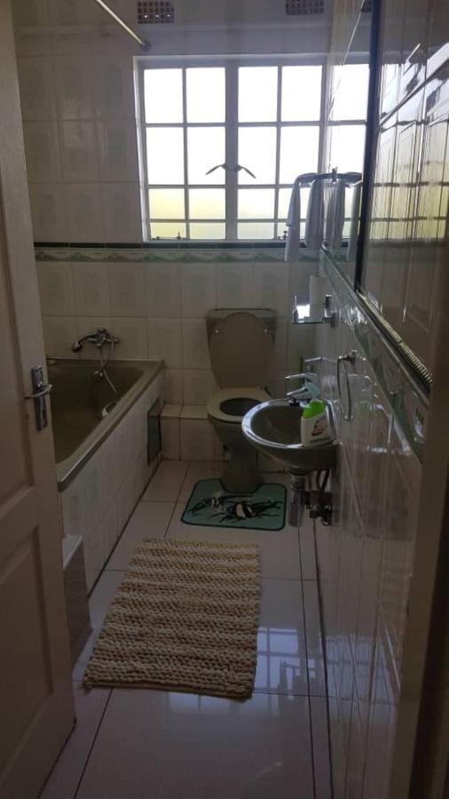 Carlcyn Homestay غابورون المظهر الخارجي الصورة