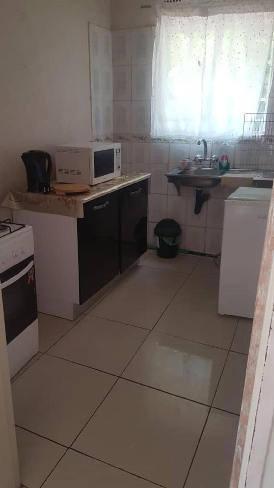 Carlcyn Homestay غابورون المظهر الخارجي الصورة